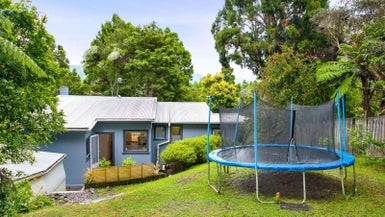 20 Victory Road, Laingholm, Auckland - Carousel 1