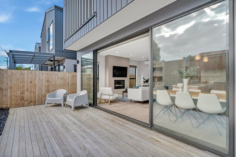 27A Tawhiri Road, One Tree Hill, Auckland - Carousel 2