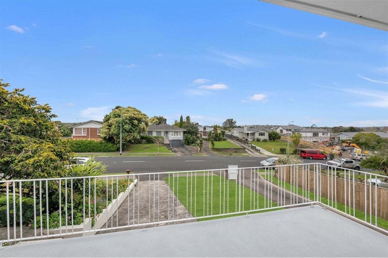 17 Larne Avenue, Pakuranga Heights, Auckland - Carousel 2