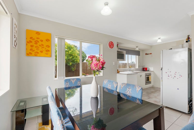 15 Portrush Lane, Takanini, Auckland - Carousel 2