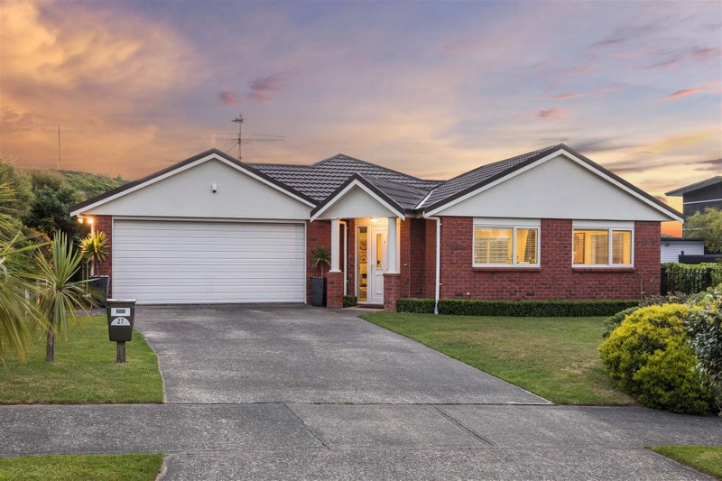 27 Milford Street, Aotea, Porirua - Carousel 1