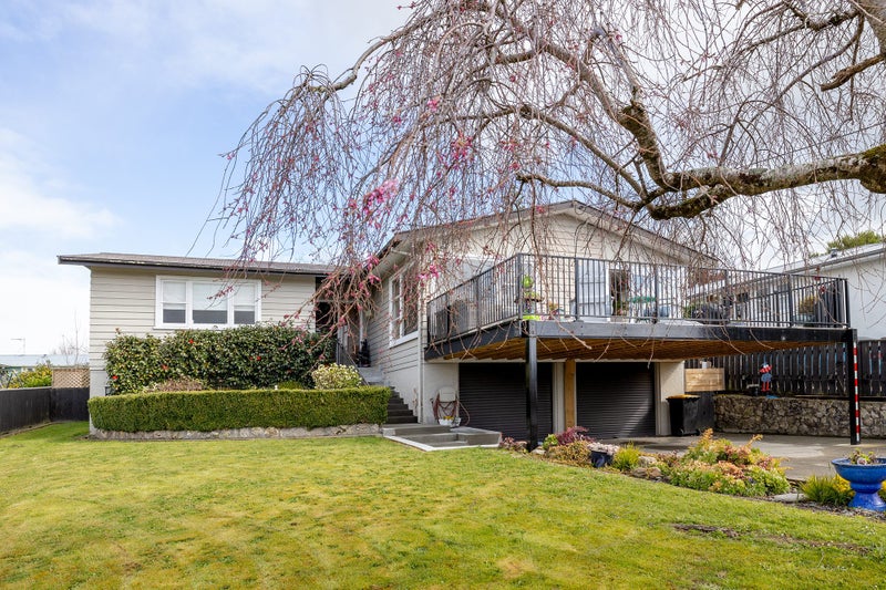 5 Puriri Crescent, Lansdowne, Masterton - Carousel 1