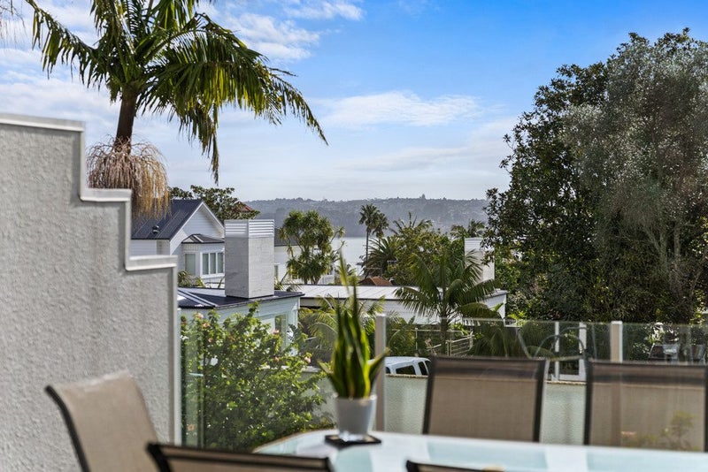 4/3 Hamilton Road, Herne Bay, Auckland - Carousel 1