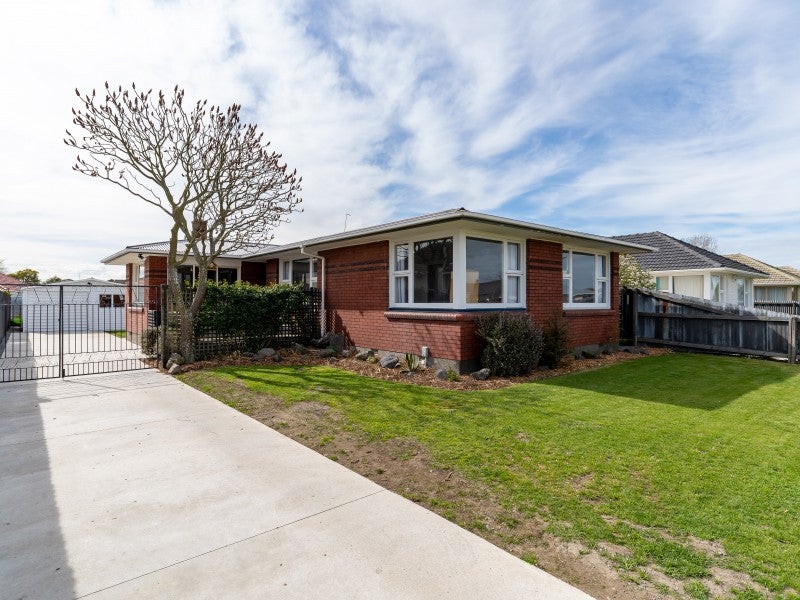 27 Dunstan Crescent, Hornby, Christchurch - Carousel 1
