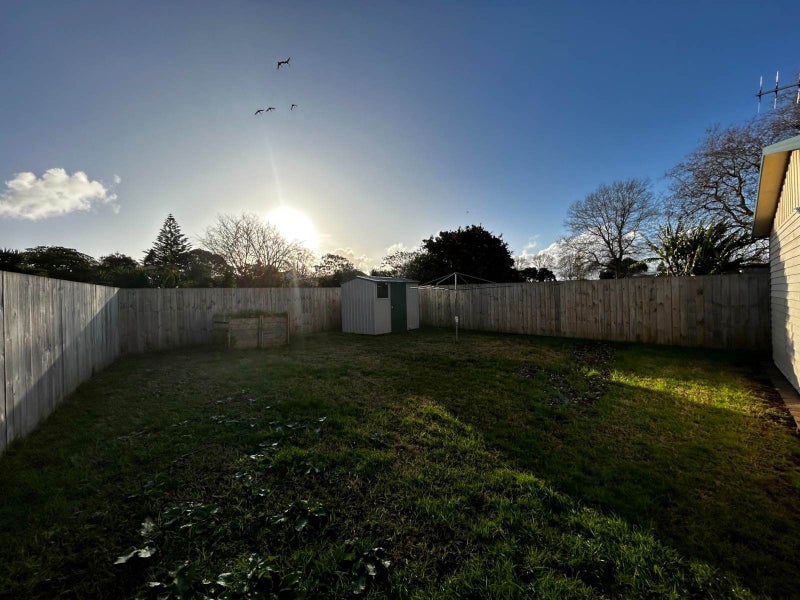 3 Benghazi Road, Panmure, Auckland - Carousel 13