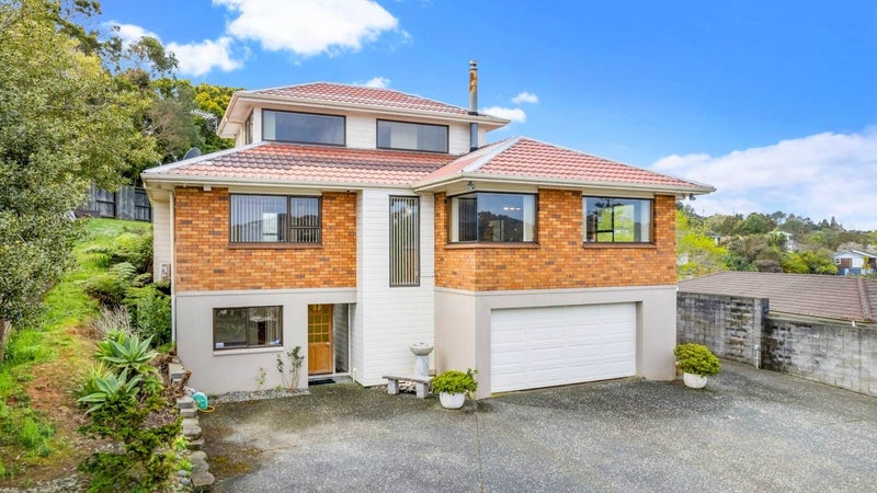 9A Sunnylaw Place, Glen Eden, Auckland - Carousel 1