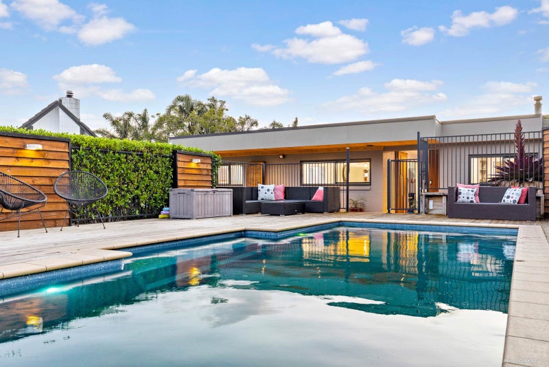 113 Fairview Avenue, Fairview Heights, Auckland - Carousel 1