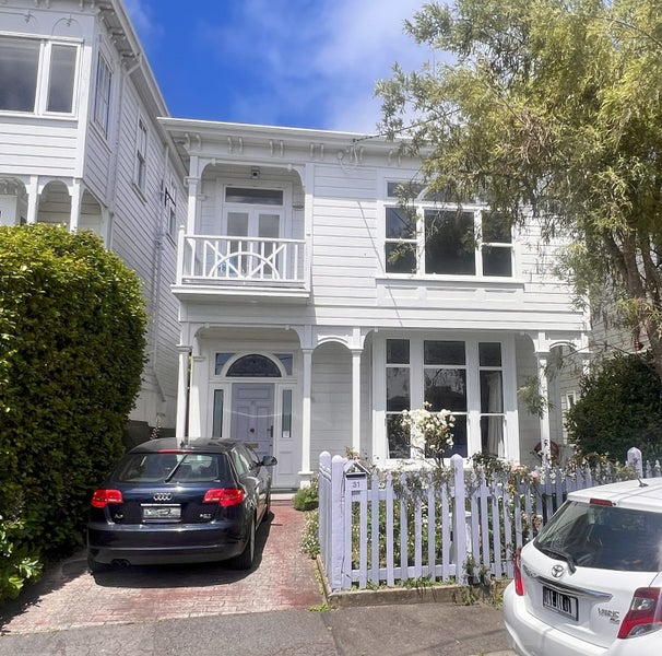 31 Maarama Crescent, Aro Valley, Wellington - Carousel 1