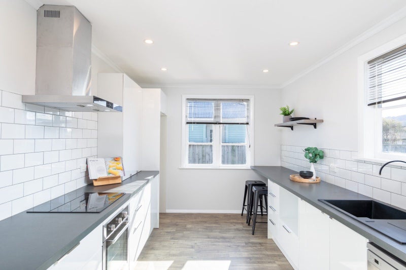 19 Liverpool Street, Trentham, Upper Hutt - Carousel 2