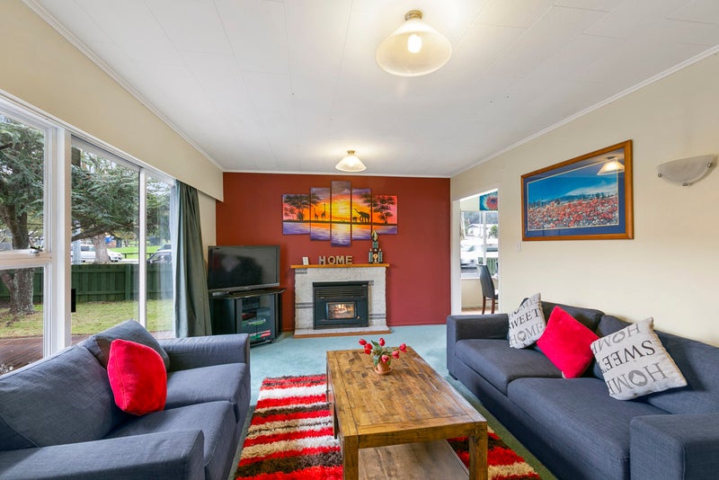 42 Parkway, Wainuiomata, Lower Hutt - Carousel 1