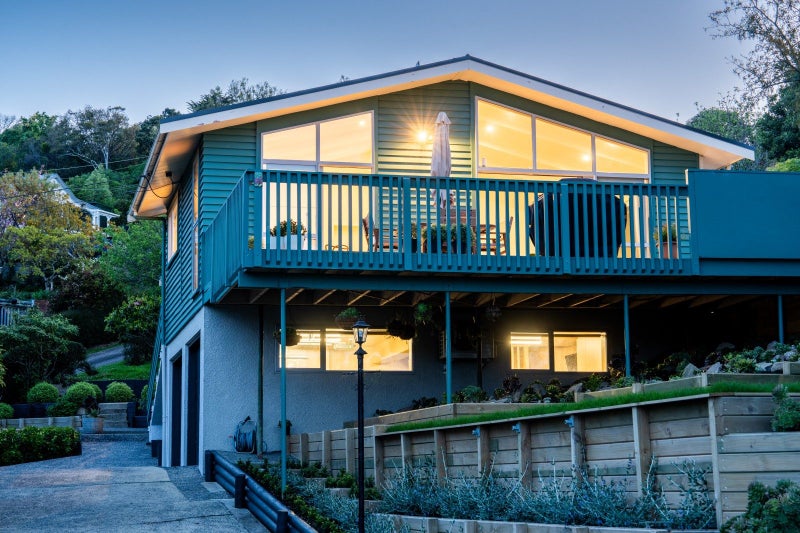 60 Marion Street, Macandrew Bay, Dunedin - Carousel 1