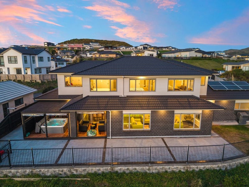 10 Omaka PL, Aotea, Porirua - Carousel 1