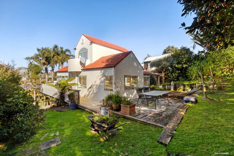 19 Lagoon Way, West Harbour, Auckland - Carousel 1