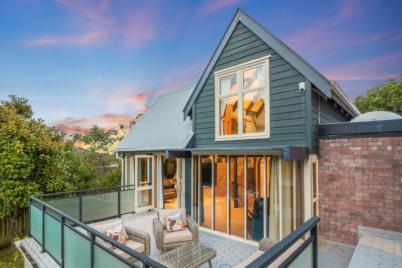 5 Newnham Court, Tawa, Wellington - Carousel 1