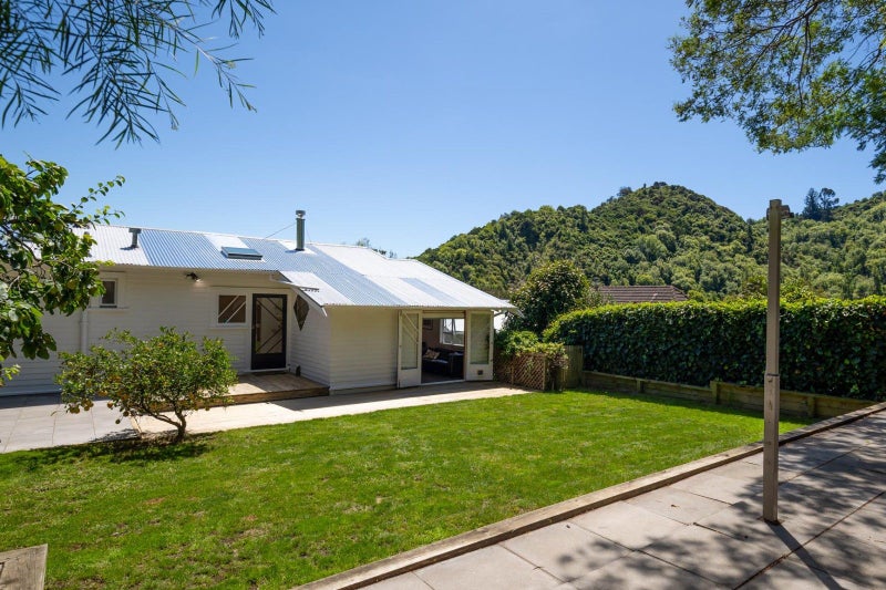 170 Cleveland Terrace, Maitai, Nelson - Carousel 1