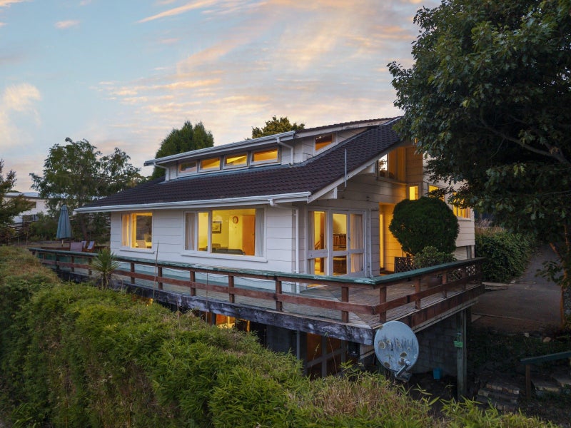 257 East Coast Road, Mairangi Bay, Auckland - Carousel 2