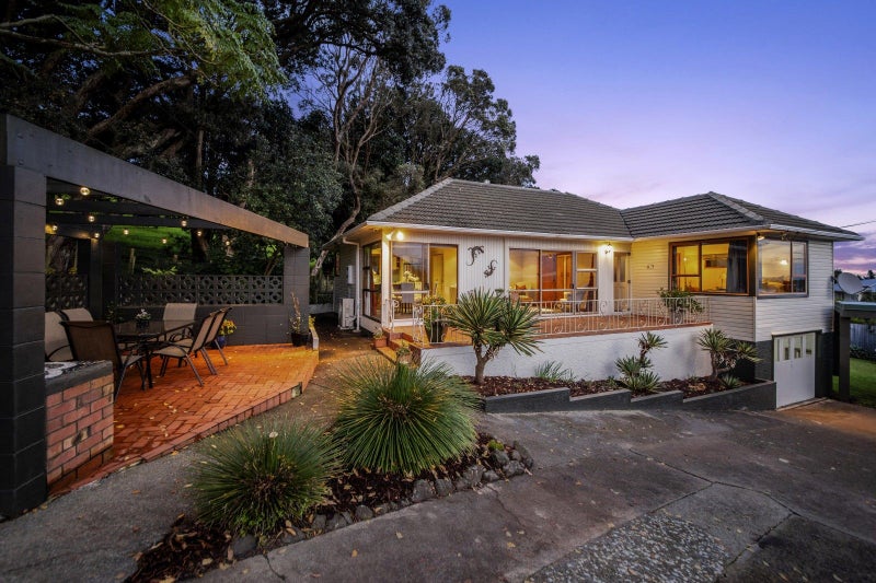 19 Pikitea Road, Mangere Bridge, Auckland - Carousel 1