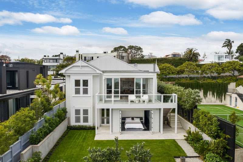 49 Marine Parade, Herne Bay, Auckland - Carousel 1