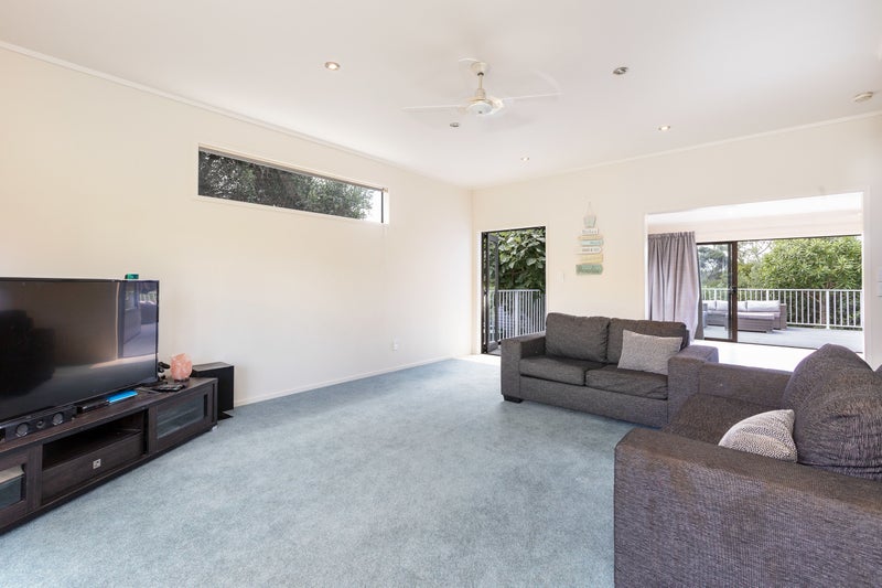 8 Taranui Place, Mangawhai Heads, Mangawhai - Carousel 2
