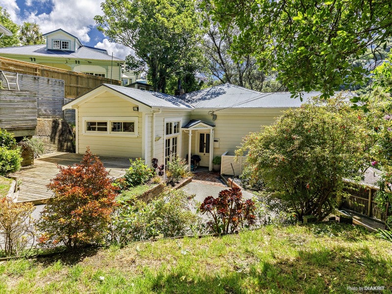 29 Boundary Road, Kelburn, Wellington - Carousel 1