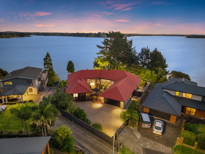 12 Elana Court, Conifer Grove, Takanini - Carousel 1