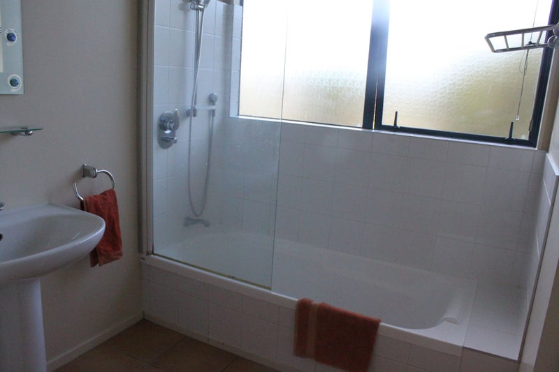 13A Seaside Avenue, Waterview, Auckland - Carousel 9