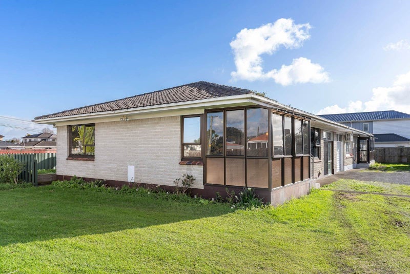 1/34 Birdwood Avenue, Papatoetoe, Auckland - Carousel 2