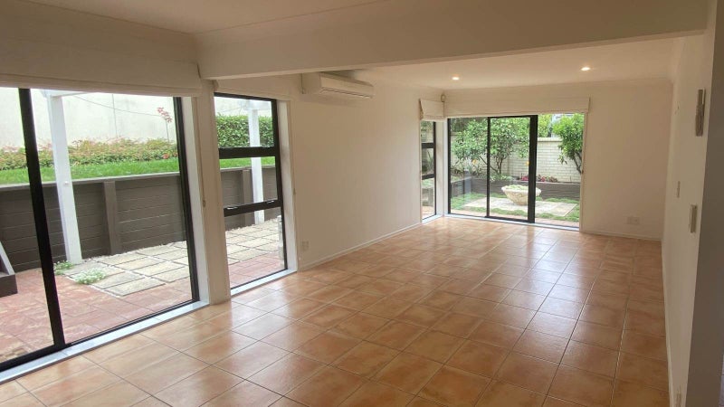 16 Campbell Road, Takapuna, Auckland - Carousel 2
