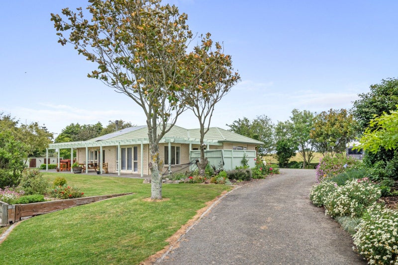 965 Koputaroa Road, Levin - Carousel 1
