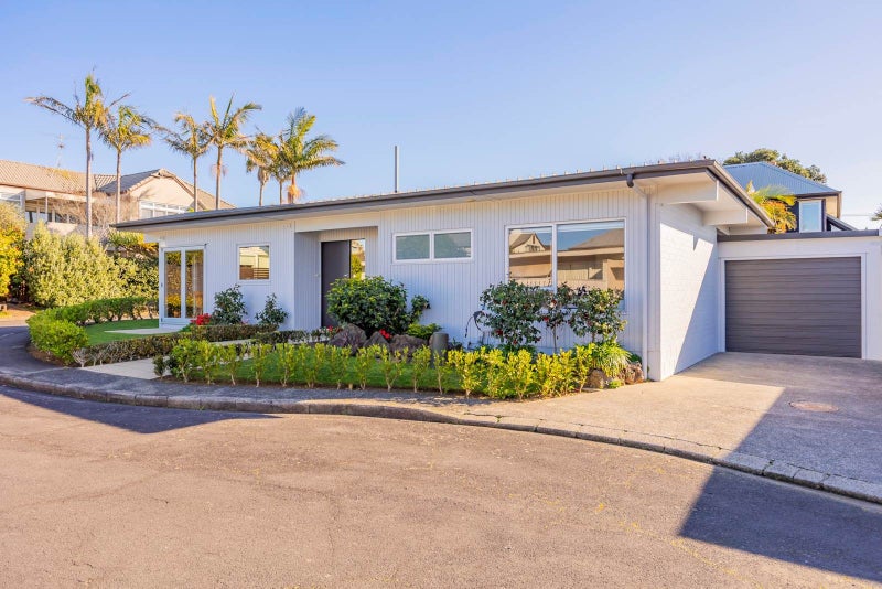 25C Saltburn Road, Milford, Auckland - Carousel 1