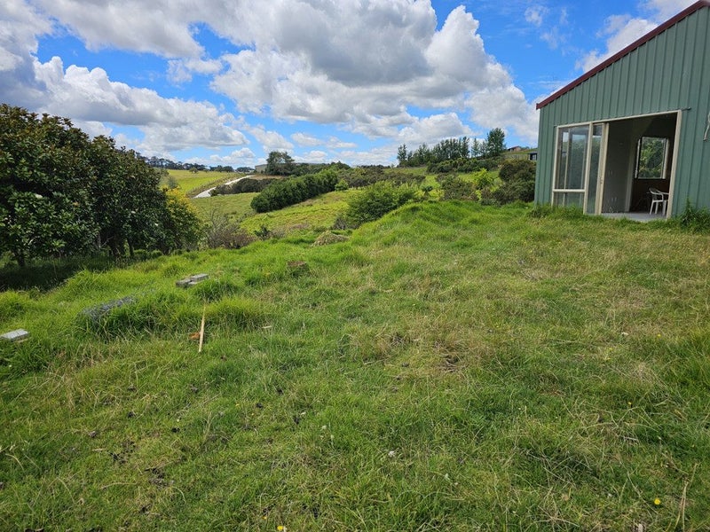 23 Tawa Avenue, Kaiwaka - Carousel 2