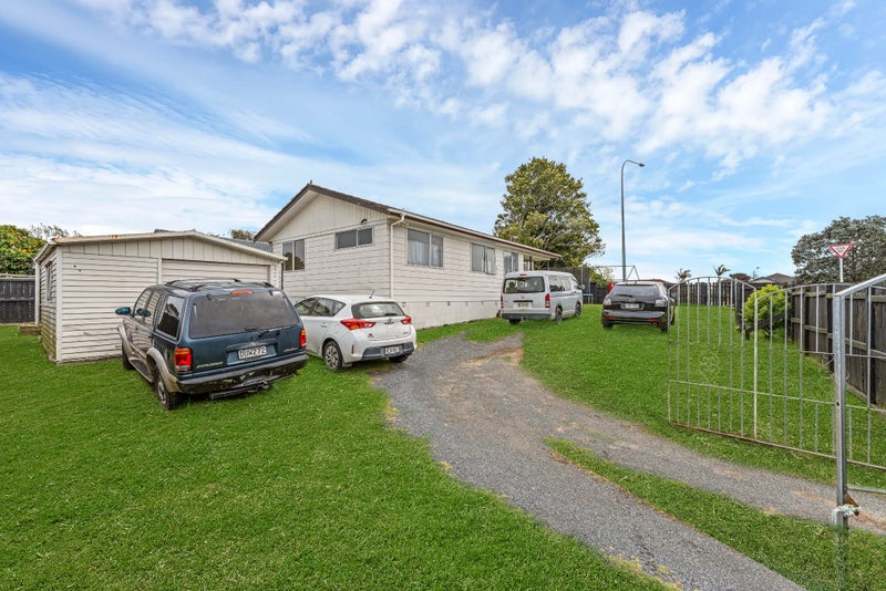 1 Becker Drive, Weymouth, Auckland - Carousel 2