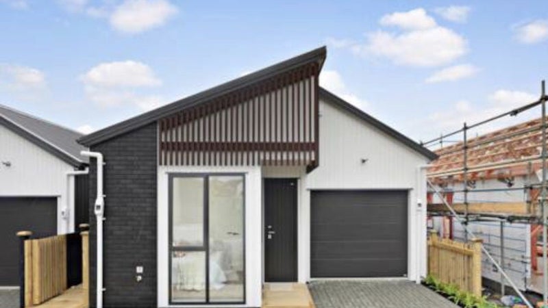 34 Paretao Street, Massey, Auckland - Carousel 1