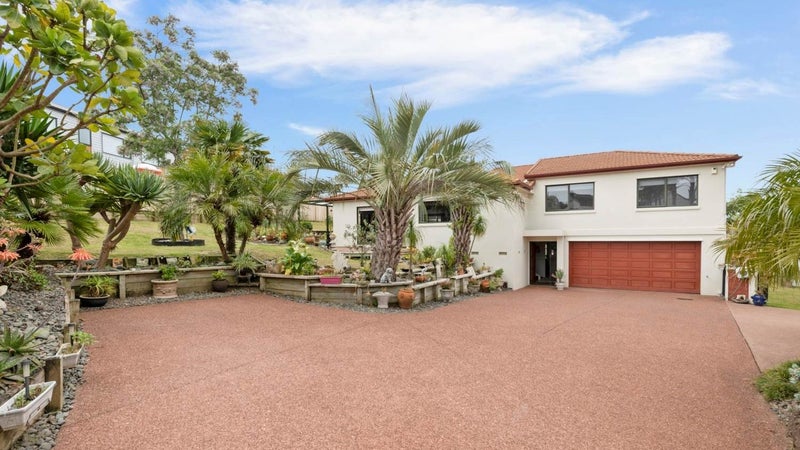 37 Hogarth Rise, West Harbour, Auckland - Carousel 1