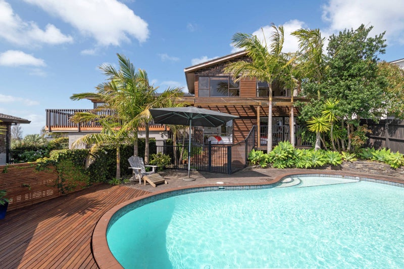 35 Cheriton Road, Mellons Bay, Auckland - Carousel 1