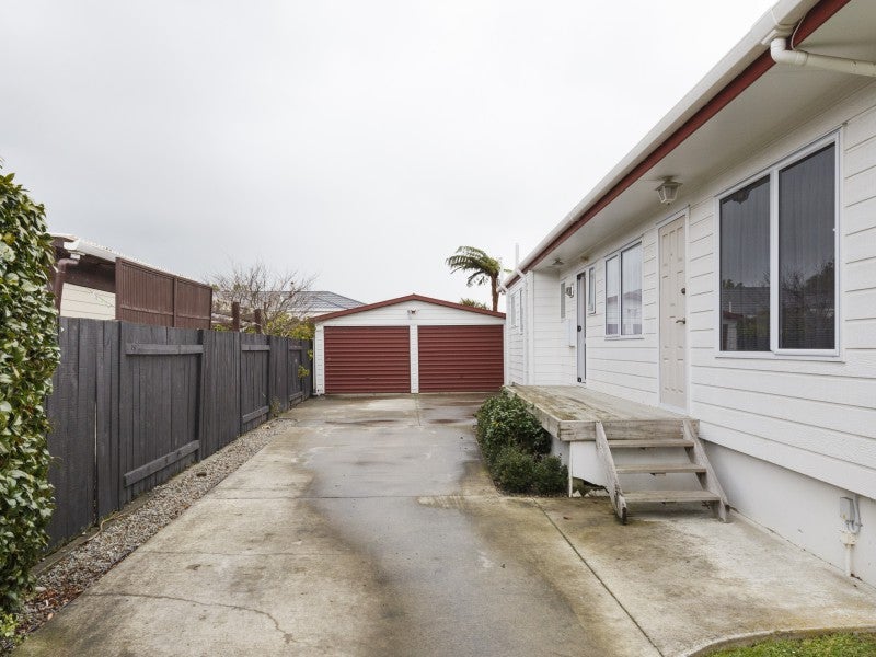 25 Dalfield Place, Highbury, Palmerston North - Carousel 16