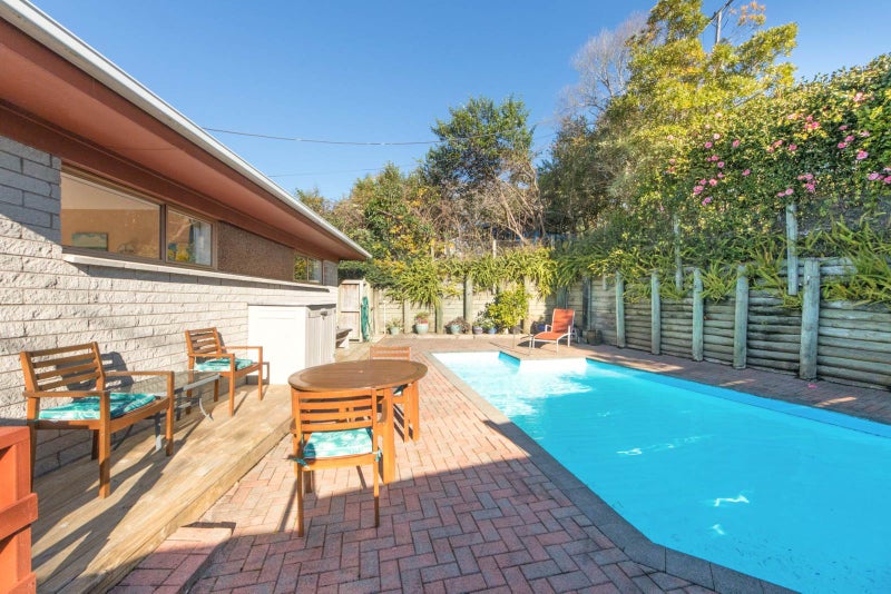 118 Candia Road, Henderson Valley, Auckland - Carousel 2