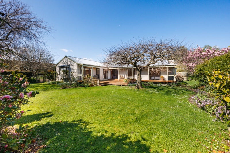136 Newbury Line, Palmerston North - Carousel 1