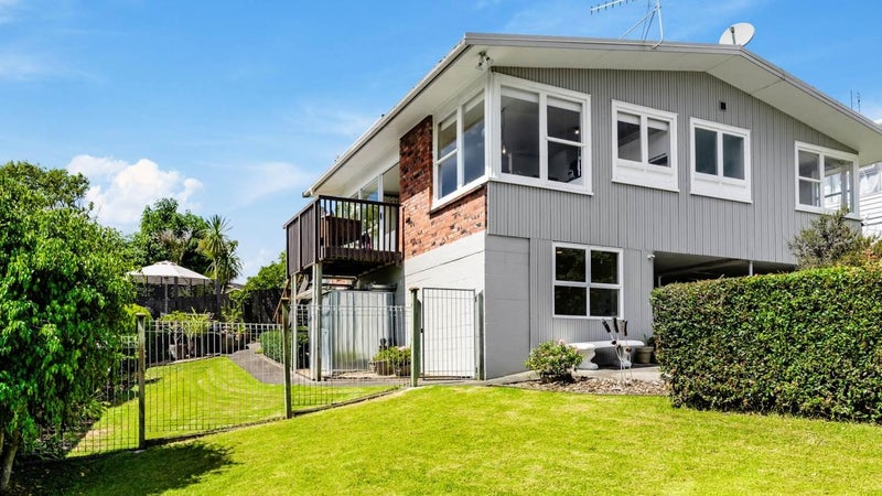 40A Simkin Avenue, Saint Johns, Auckland - Carousel 1