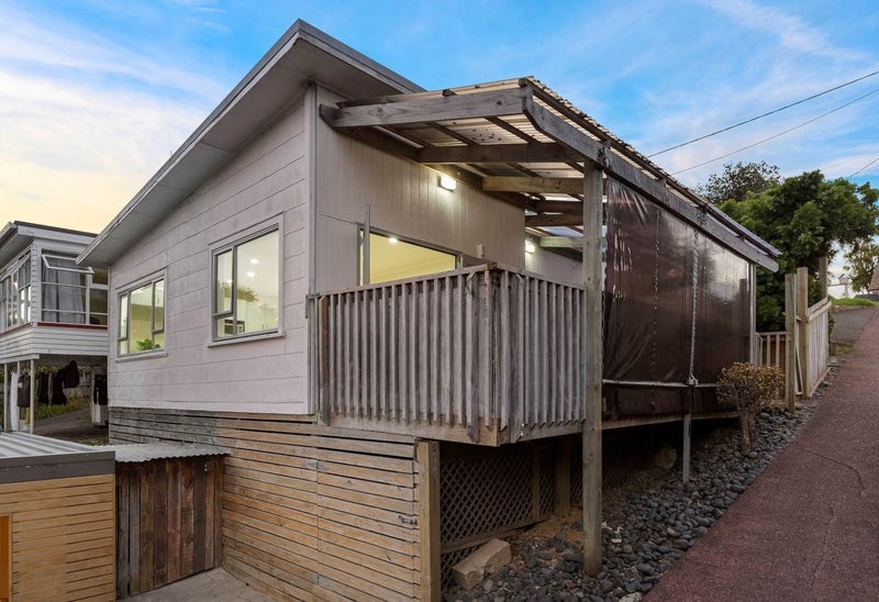 1/16 Matipo Road, Mairangi Bay, Auckland - Carousel 1