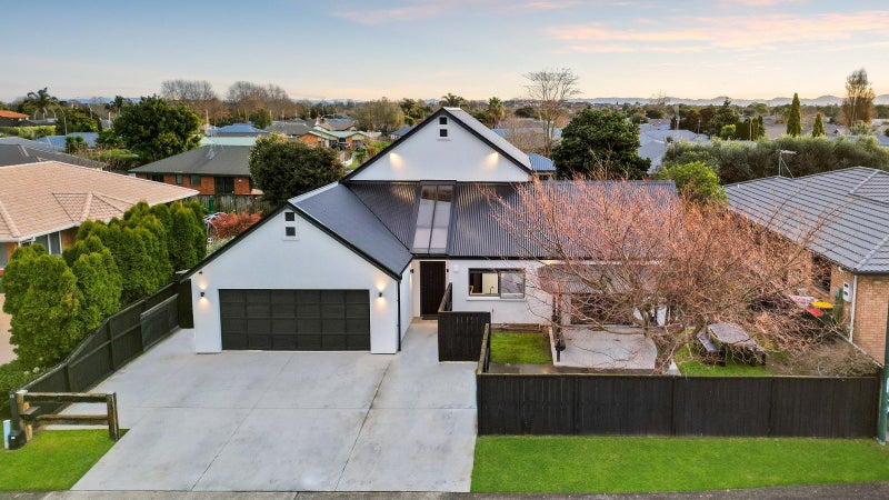 15 Blairgowrie Place, Rototuna North, Hamilton - Carousel 1