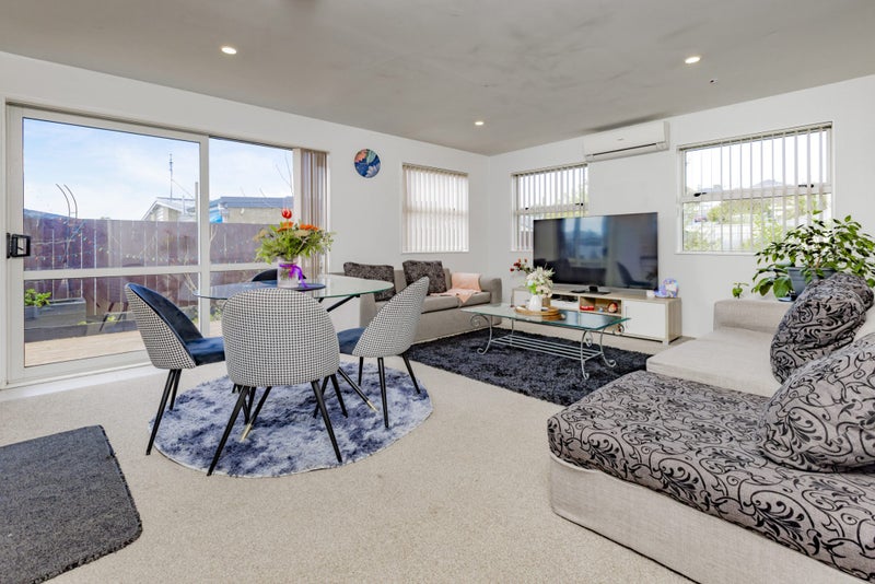 16 Fay Close, Wiri, Auckland - Carousel 1