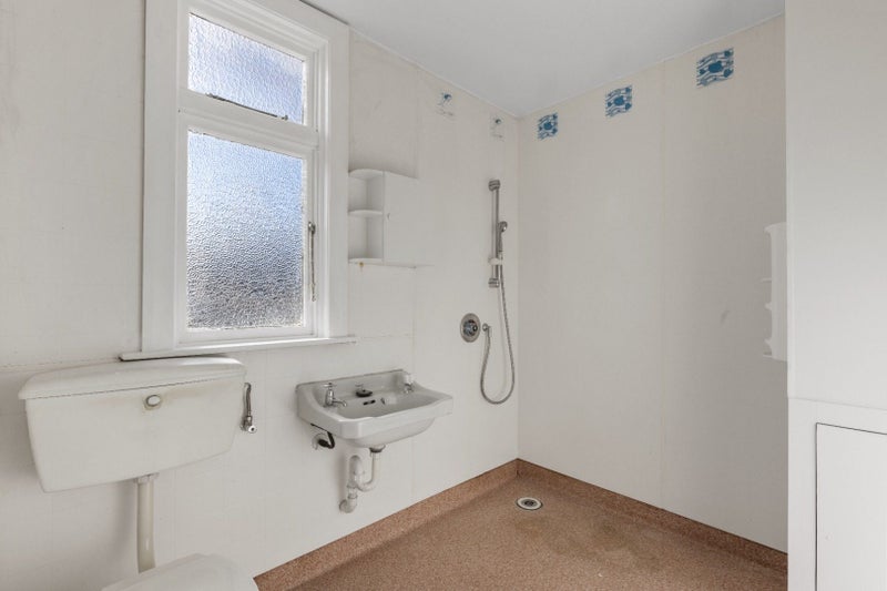 240 South Road, Caversham, Dunedin - Carousel 10