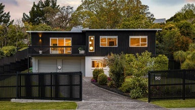 50 Saddleback Rise, Murrays Bay, Auckland - Carousel 1