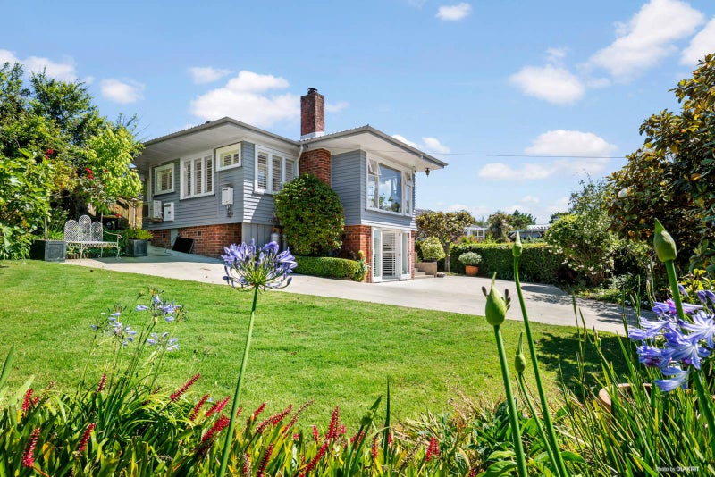 18 Glenfern Road, Mellons Bay, Auckland - Carousel 1