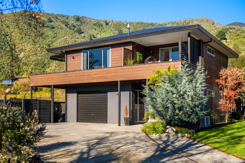 90 Moana View Road, Waikawa, Picton - Carousel 1