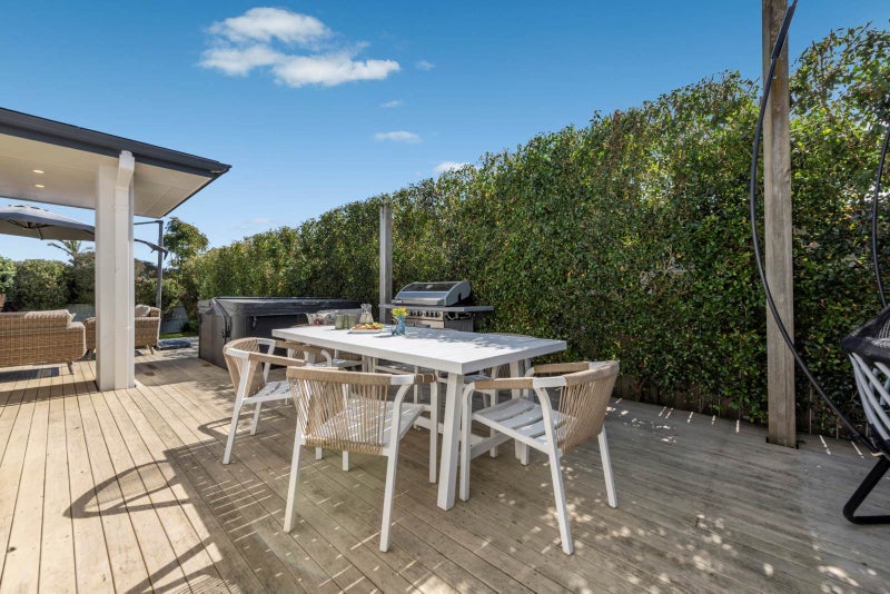 41 Intrepid Crescent, Beachlands, Auckland - Carousel 2