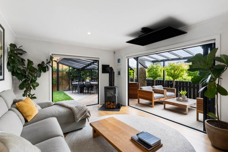 2/227 Meola Road, Point Chevalier, Auckland - Carousel 2