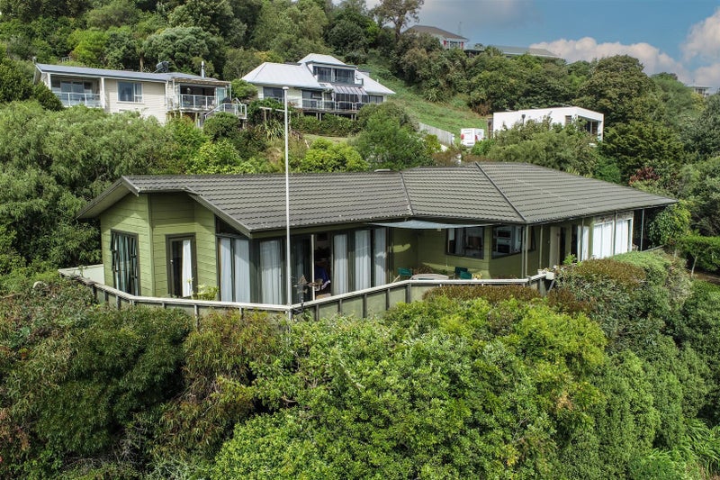 18 Champion Terrace, Moana, Nelson - Carousel 1
