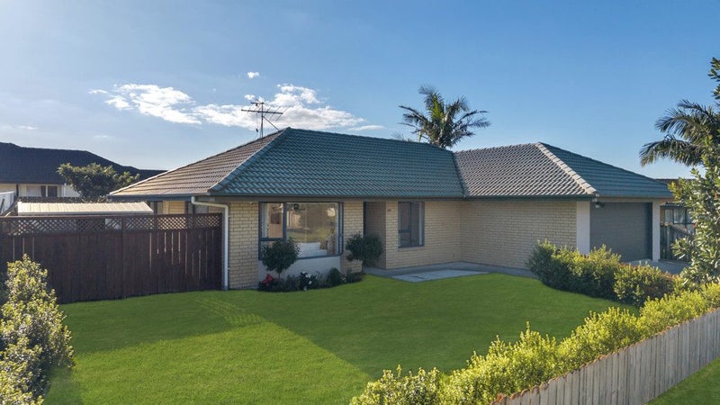 6 Frank Bunce Grove, Flat Bush, Auckland - Carousel 2